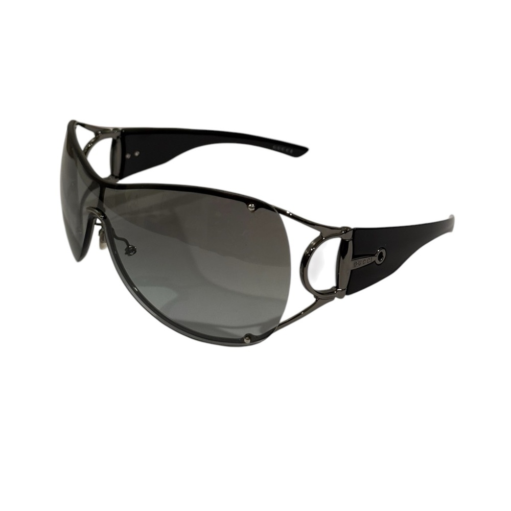 Gucci Y2K Sunglasses with Wraparound Design
